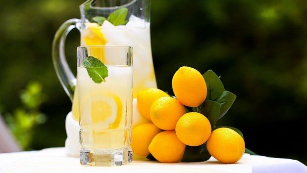 how to shrink your nose with lemon juice