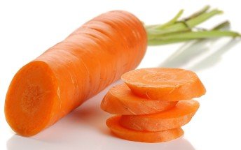 natural ways to whiten teeth with crunchy carrots