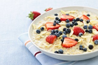 control blood sugar levels with eat oatmeal