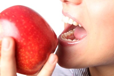 eat an apple