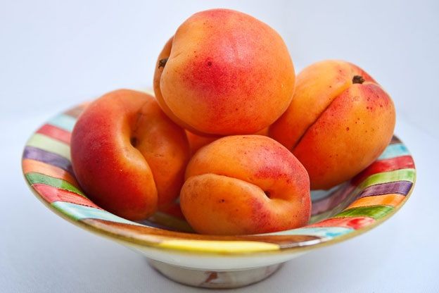 how to treat sunburn with try apricots
