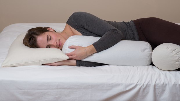 how to straighten spine-sleeping posture with pillows and mattresses