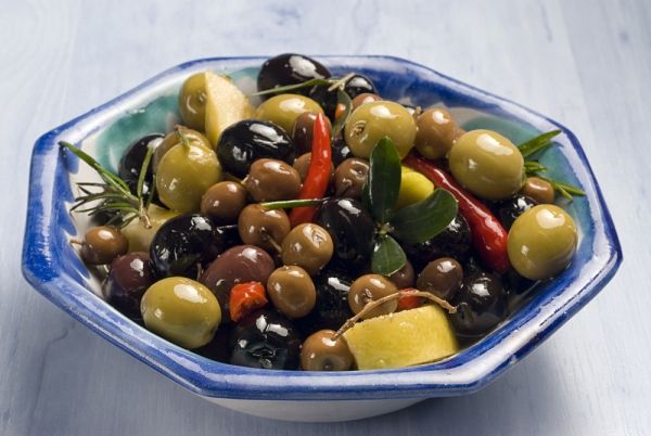 low sugar foods with marinate spanish olives