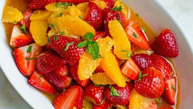 basil, peaches, strawberries and orange vinaigrette download