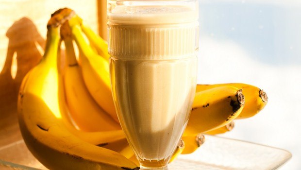 drink banana milkshake