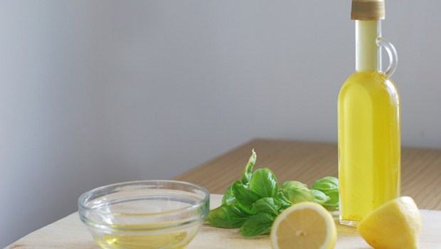 olive oil and lemon juice recipe for itchy and flaky scalp