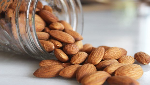 biotin rich foods-almonds