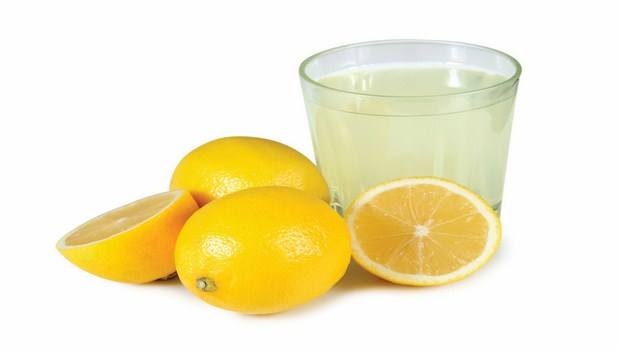 home remedies for poison ivy-lemon juice
