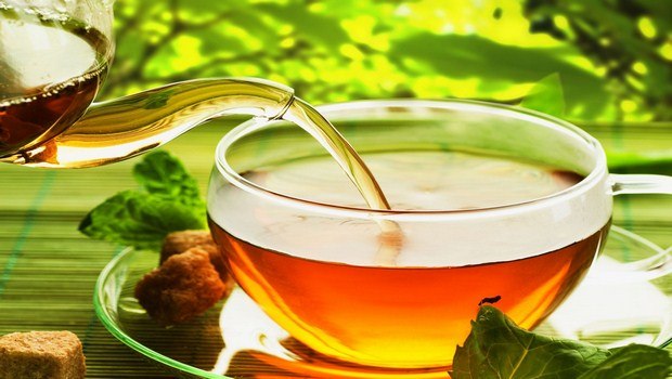 home remedies for receding gums-tea tree oil