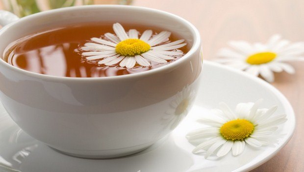 home remedies for upper back pain-chamomile tea