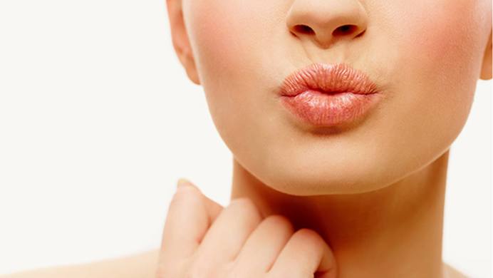 how to get rid of swollen lip