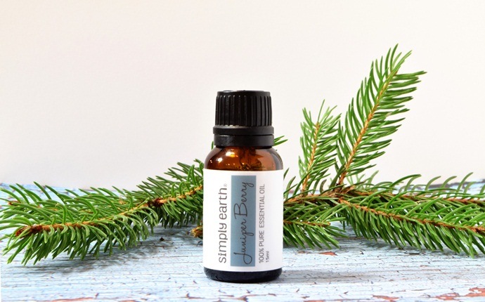 essential oils for oily skin - juniper berry essential oil