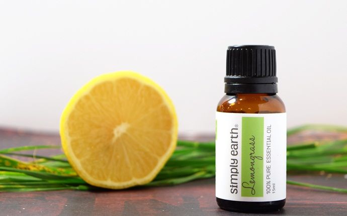 essential oils for oily skin - lemongrass essential oil