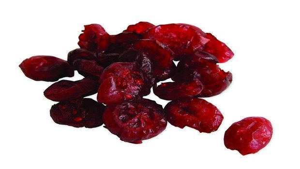 healthy low calorie snacks-dried cranberries