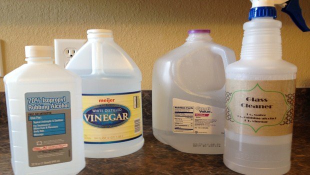 home remedies for ear congestion-white vinegar and alcohol