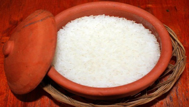 home remedies for gastroenteritis-consume rice