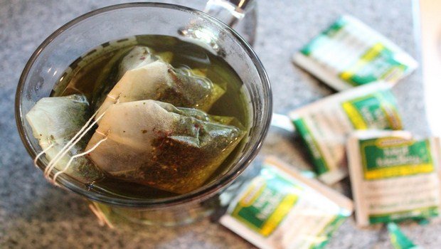 home remedies for red eyes-frozen tea bags