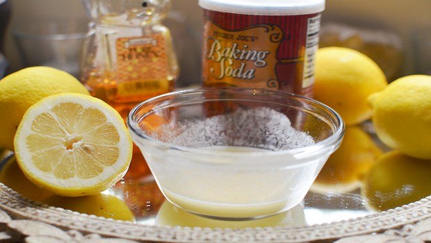 home remedies for stomach gas-baking soda & lemon