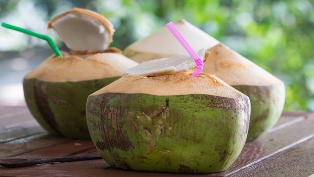 home remedies to reduce body heat-coconut water