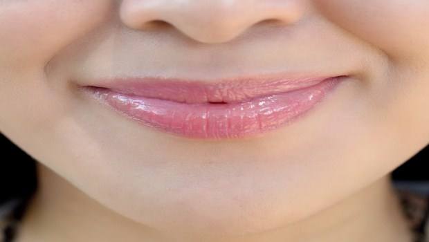 how to heal cracked skin-take care of lips