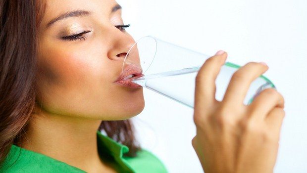 how to prevent saggy breast-drink enough water