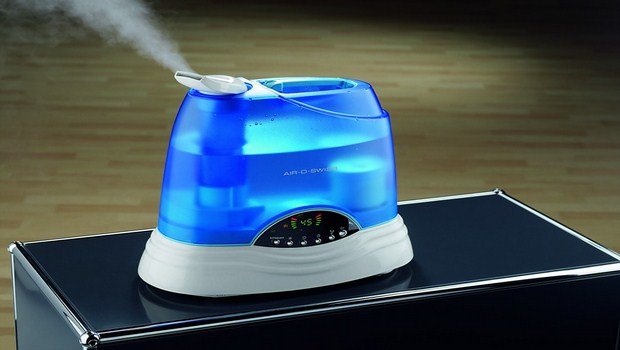 how to reduce throat swelling-place a humidifier in your room