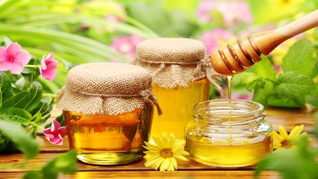 how to treat burns on hand-honey