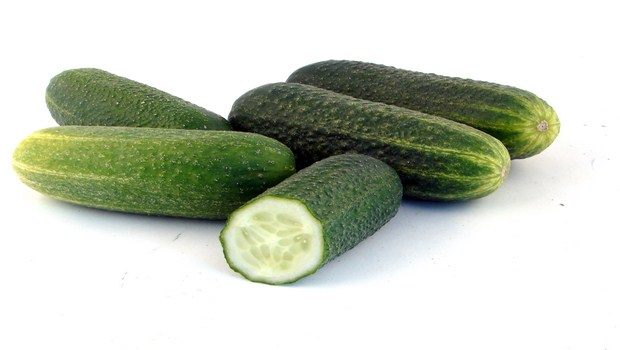 how to treat chapped lips-cucumber