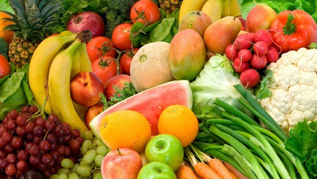 how to treat psoriasis-colorful fruits and veggies