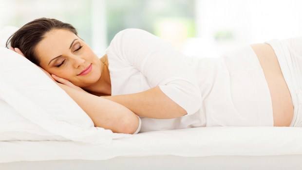 how to treat sleep apnea-sleep on your side or abdomen