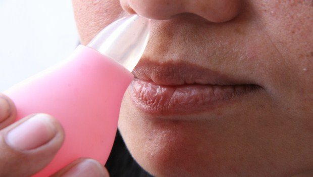 how to treat sleep apnea-using a saline nasal spray