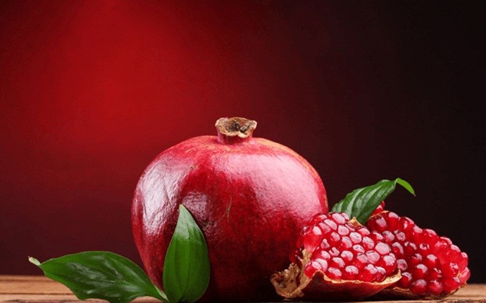 home remedies to reduce body heat - pomegranate