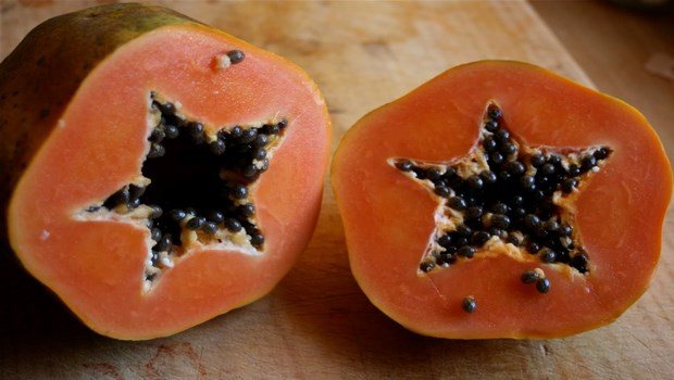 home remedies for atopic dermatitis-papaya seeds