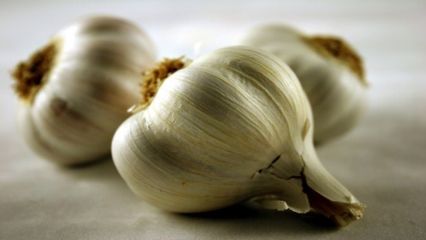 home remedies for rheumatoid arthritis-garlic