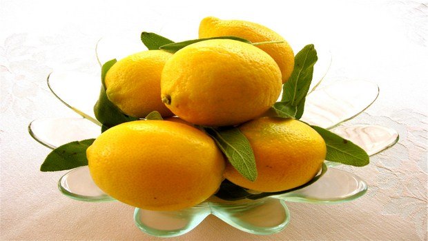 home remedies for sagging skin-lemon