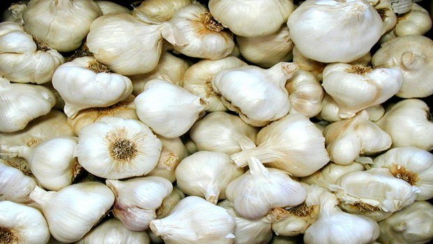 home remedies for sprained ankle-garlic