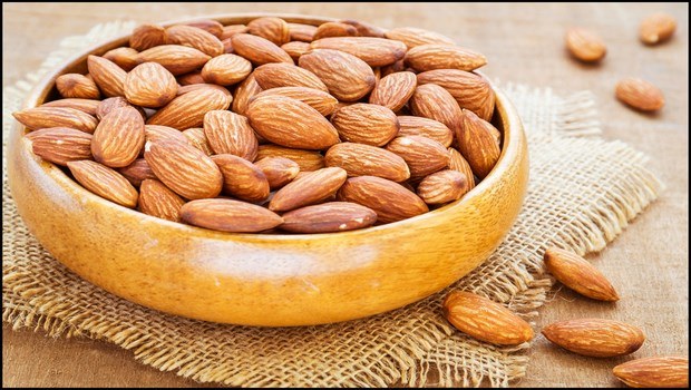 home remedies to lose belly fat-almonds