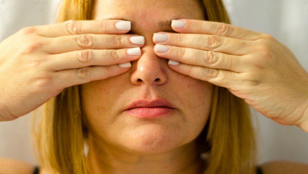how to cure eye strain-palming