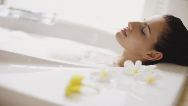 how to fall asleep fast-take a hot bath