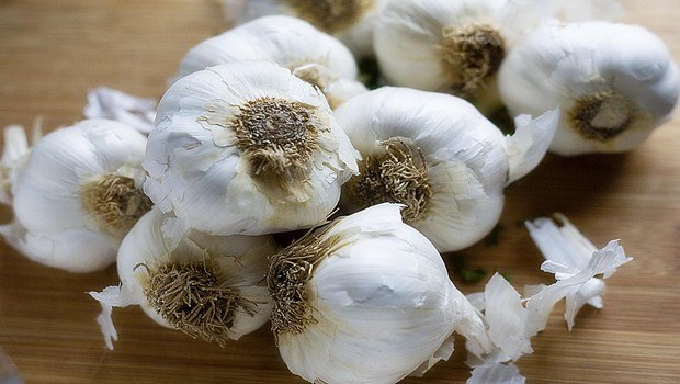 how to kill pinworms-consume more garlic in your diet