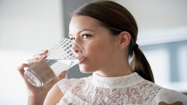 how to maintain a healthy weight-drink water