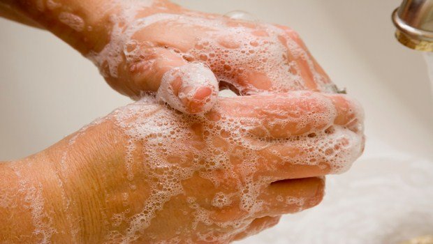 how to prevent diarrhea-wash hands frequently