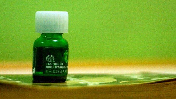 how to treat bacterial vaginosis-tree tea oil