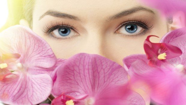 how to treat blepharitis-cleanse your eyes regularly