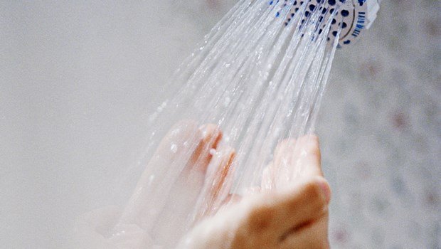 how to treat blepharitis-hot shower