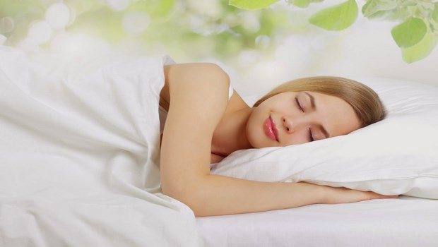 benefits of sleeping naked-deeper sleep