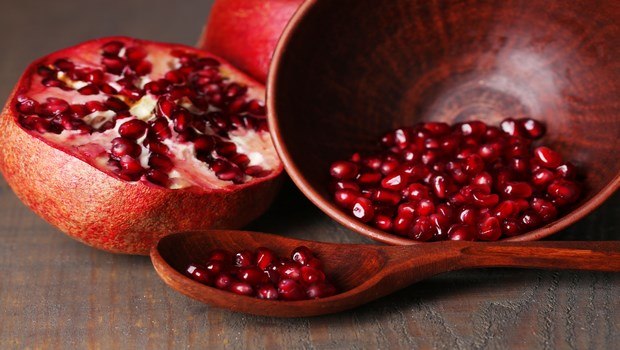 cancer fighting foods-pomegranates