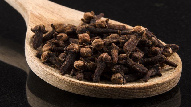 home remedies for sensitive teeth-cloves