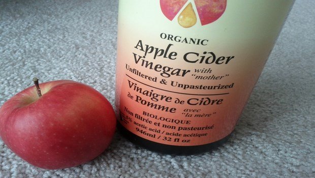 how to cure ingrown hair-vinegar or apple cider vinegar