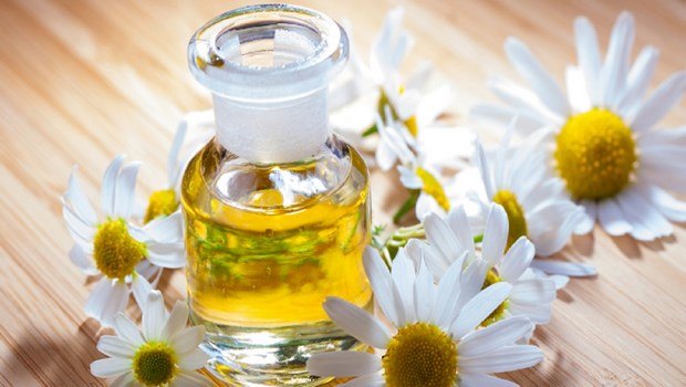 how to cure rosacea-chamomile compress